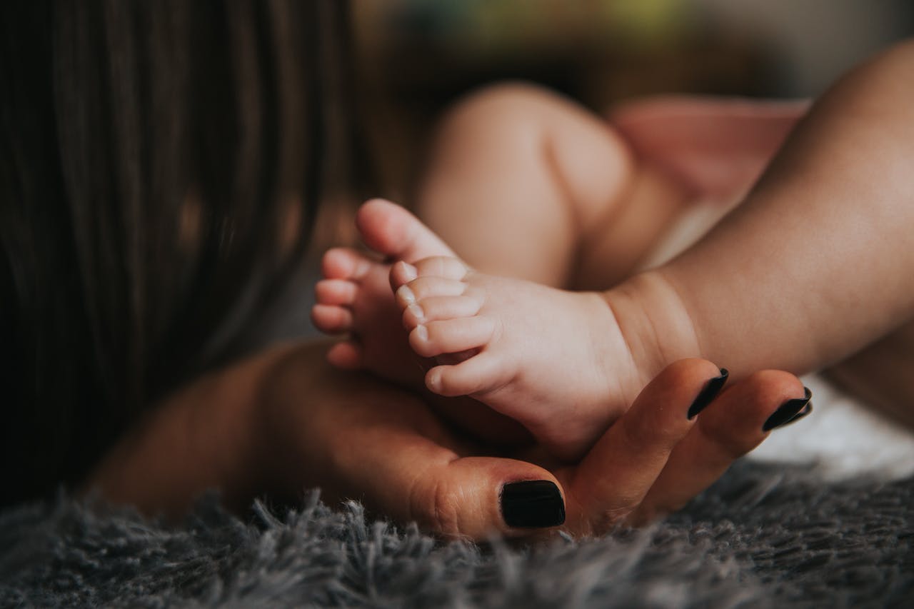 Cum să ai grijă de un nou-născut acasă